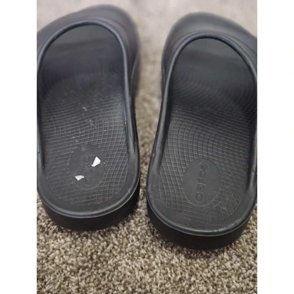 black OOFOS OOahh‎ recovery slide sandals. Mens 8 Woman's 10